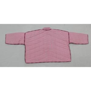 Veste matelassée de style bohème faite à la main pour femmes vêtements d'hiver à manches longues tissu de coton doublure en lin techniques imprimées - Product Image 4