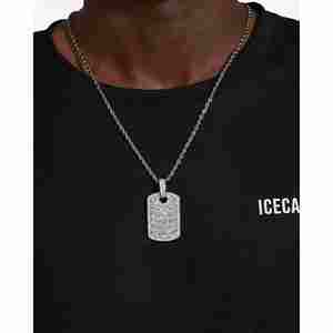 Colliers en or 14 carats avec pendentif plaque militaire en moissanite taille baguette et diamants - Product Image 1