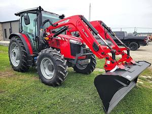 รถแทรกเตอร์มือสองคุณภาพสูง Massey Ferguson 4710 ขับเคลื่อน 4 ล้อ เกียร์ธรรมดา สีแดง ห้องโดยสารปิด 42 แรงม้า อุปกรณ์การเกษตร - Product Image 3