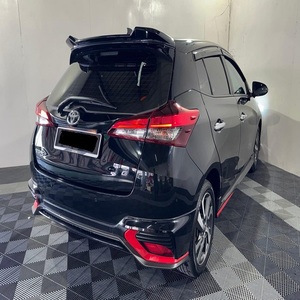 Bastante usado Toyottaa Yariss Coche fresco y limpio Sin historial de accidentes Conducción a la izquierda y a la derecha En stock El mejor precio Compre ahora - Product Image 1