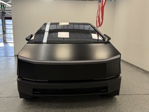 รถซีดานไฟฟ้า2024 Tesla cybertruck AWD จัดส่งฟรีกล่องเกียร์อัตโนมัติไฟภายในเป็นหนัง114ไมล์ R18ซ้ายลิเธียม100กม.