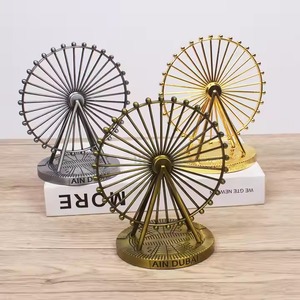 Ornement décoratif en métal pour présentation de table, décoration de salon, sculpture d'accent pour étagère, bureau, maison, centre de table - Product Image 1