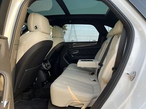 เบนท์ลีย์ เบนเทย์กา วี8 ปี 2021 ใหม่ /AWD กล้องมองหลัง 360 องศา รับน้ำหนักได้ 31-40 ตัน ระบบดีเซล/แก๊ส เกียร์อัตโนมัติ - Product Image 5