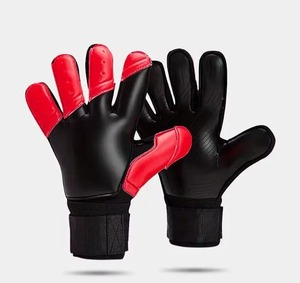 ถุงมือผู้รักษาประตูดีไซน์ใหม่คุณภาพสูง - Product Image 1