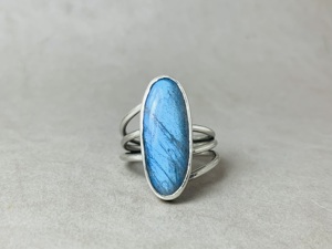 Anillo de piedras preciosas de labradita de Plata de Ley 925 hecho a mano, joyería de boda de tendencia vintage a precio mayorista - Product Image 3