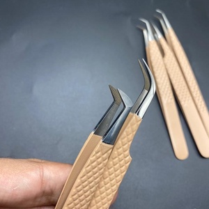 Pinzas para Extensión de Pestañas con Punta de Fibra Marrón Claro con Logotipo Personalizado, Acero Inoxidable Japonés, Agarre de Diamante, Tipo Volumen Puntiagudo de Belleza - Product Image 4