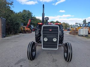รถแทรกเตอร์ Massey Ferguson 290 ขับเคลื่อน 2 ล้อ สีแดง 100 แรงม้า รุ่นมาตรฐาน เครื่องยนต์ เกียร์  ใช้ในฟาร์มแล้ว - Product Image 5