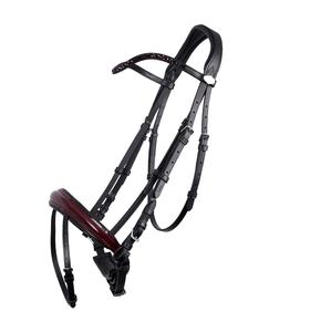 Bride avec un muserolle en cuir verni bordeaux - Product Image 1