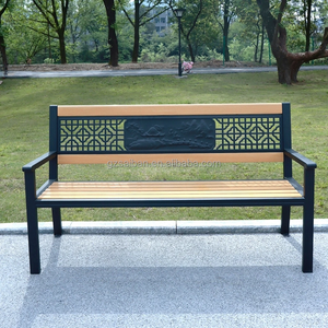 <span class=keywords><strong>Banc</strong></span> d'extérieur moderne en métal à motif paysager athénien <span class=keywords><strong>et</strong></span> finition imitation <span class=keywords><strong>bois</strong></span>, avec pieds galvanisés, pour parcs, gymnases <span class=keywords><strong>et</strong></span> centres commerciaux - Product Image 3