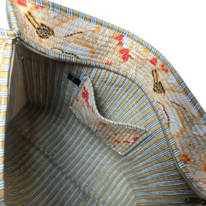 Grand sac fourre-tout à bandoulière écologique fait à la main avec fermeture éclair pour femmes, imprimé à la main traditionnel, 100% coton matelassé - Product Image 3