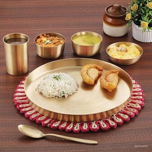 Juego de Platos Thali de Bronce de 6 Piezas, Fabricante Indio, Colección Sólida para el Hogar y Restaurantes, Juego de Platos Thali de Bronce - Product Image 2