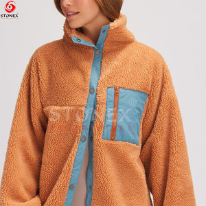 Chaqueta Sherpa de tela mixta Forro de malla de poliéster Bolsillo en el pecho con cremallera Chaquetas de lana suaves y transpirables - Product Image 4