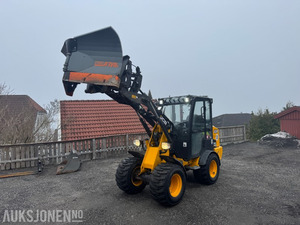 รถตักล้อยางแบบสกิดสเตียร์ ปี 2024 JCB 403 สภาพดี พร้อมใช้งาน พร้อมชิ้นส่วนเครื่องยนต์หลัก รถตักหน้าพร้อมลูกปืน - Product Image 6