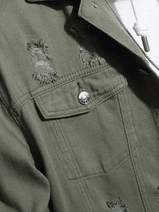 Chaqueta Vaquera de Primavera de Alta Calidad para Hombre, Cuello Alto Personalizado, Bolsillo con Solapa, Estilo Urbano, Diseño Desgastado y Roto, Fabricante Directo - Product Image 4