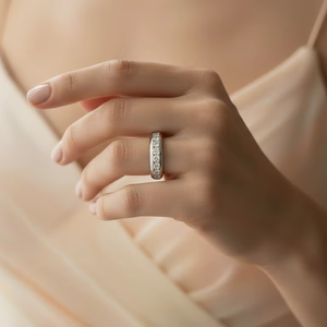 Bague moderne en or 14 carats et diamants naturels pour femme - Product Image 5