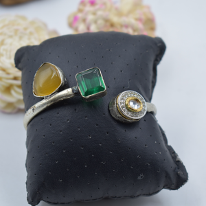 กำไลข้อมือแบบตะวันตกที่ปรับได้สำหรับผู้หญิงและผู้หญิงดีไซน์เนอร์ทำด้วยมือทำจากทองเหลืองเงินออกใหม่ล่าสุด - Product Image 1