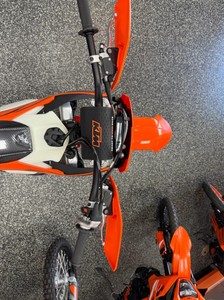 Ventes automobiles pour la moto 2026K T M300 XCW en promotion et prête à l'exportation - Product Image 4