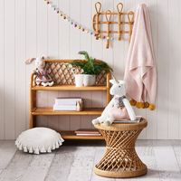 Table de style artistique avec rotin tissé et table basse ronde en bambou pour terrasse jardin maison