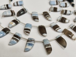 Perles en forme de couteau en opale boulder naturelle Briolette 10x21mm vendues par brin de 8 pouces de long - Product Image 2