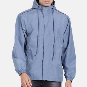 Chaqueta cortavientos de fibra de poliéster para hombre hecha a medida con decoración de capucha chaqueta de invierno para exteriores recubierta - Product Image 1