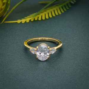 แหวนเพชรทรงรีเพาะเลี้ยงในห้องปฏิบัติการ แหวนทอง 14K ประดับเพชรทรงหยดน้ำสามเม็ด แหวนเพชรเพาะเลี้ยงในห้องปฏิบัติการสำหรับเธอ - Product Image 1