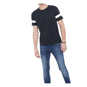 T-shirt con <span class=keywords><strong>stampa</strong></span> personalizzata all'ingrosso <span class=keywords><strong>su</strong></span> manica, MOQ basso, 100% cotone per uomo - Product Image 4