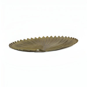 Plateau de service en métal doré en forme de feuille personnalisé pour fêtes, plats et assiettes à motif solide pour hôtels et restaurants - Product Image 2