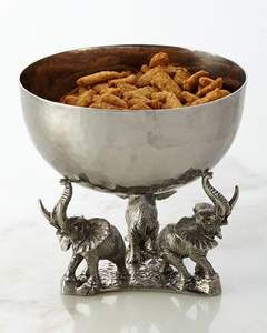 Tazón Grande de Metal Dorado para Chocolate con Acabado Dorado para Servir Chocolates y Frutos Secos en un Ambiente Tradicional - Product Image 3