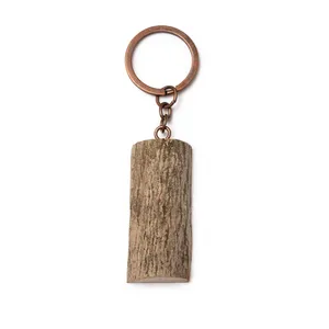 Portachiavi in Legno Personalizzato, Gadget Unico in Legno per Chiavi - Product Image 1