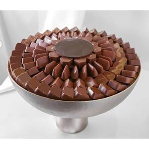 Bol à chocolat rond en métal argenté Design attrayant Présentoir à dessert pour bol à chocolat pour les mariages ou les fêtes - Product Image 5