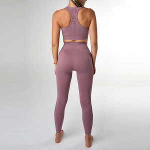 Tenues de yoga 3 pièces sans couture pour femmes Ensembles légers taille haute avec caractéristiques de push-up élastiques Conception d'impression respirante Adultes - Product Image 3