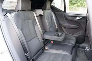 Excelente XC40 B5 Ultimate 2023 Usado, Volante a la Izquierda, Rines de Aleación R18 Oscuros, Tracción en las Cuatro Ruedas, Asientos de Cuero, Sistema de Navegación, Encendido Remoto - Product Image 4