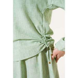 Traje de falda con botones laterales de madera Menta - Product Image 2