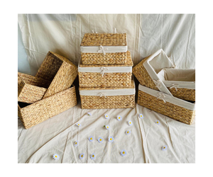 Cesta de lavandería de almacenamiento de hierba tejida de jacinto de agua con asas portátiles - Product Image 1