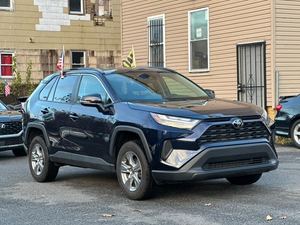 Toyota RAV4 XLE 2024, Tracción Delantera, Caja de Cambios Automática, Título Limpio, Sin Accidentes, con Bajo Kilometraje, Listo para Envío - Product Image 3