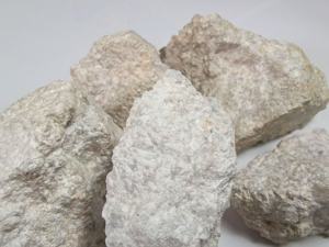 Pyrophyllite en morceaux pour la métallurgie, les revêtements de fonderie et les agents de démoulage avec des propriétés de barrière thermique élevées - Product Image 2