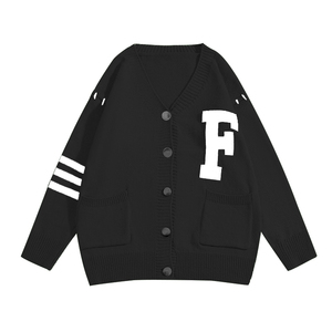 Pull universitaire cardigan à col en V à rayures vintage personnalisé pour femmes veste en tricot blanc bleu avec logo personnalisé pour l'hiver - Product Image 5