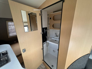 Remolque de viaje N-u-c-a-m-p-s para todas las estaciones, caravana de aluminio de alta calidad con diseño de grado aeronáutico, diseñada para uso a largo plazo. - Product Image 2