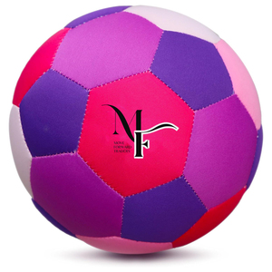 ¡Trae la diversión del fútbol en interiores con el balón de fútbol acolchado suave! Esta pelota suave y acolchada de tamaño 4 es perfecta para un juego seguro en interiores. - Product Image 4