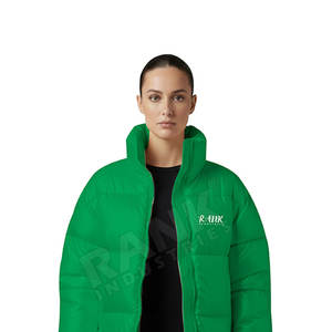 Blouson matelassé élégant pour femme avec rembourrage confortable, blouson matelassé pour la mode d'hiver quotidienne - Product Image 3