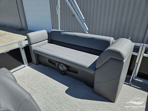 2024 Nouveau A v a l o n VLS 19 Quad Lounge Premium Package Noir - Product Image 5