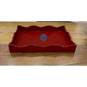 Plateau en laque festonnée blanche pour salle à manger Plateau de service laqué élégant pour boissons au petit déjeuner et accessoires de cuisine modernes - Product Image 2