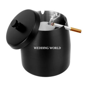 Cendrier de table en métal noir de belle qualité fait à la main cendrier de luxe couleur noire Barware cendrier de créateur en gros - Product Image 1
