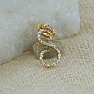 จี้เพชรธรรมชาติทรงหยดน้ำ ทองคำ 14k สีเหลือง ตัวอักษร S แบบเขียนด้วยลายมือ จี้ทำมือ งานละเอียด ขายส่ง จี้สำหรับทุกเพศ - Product Image 4