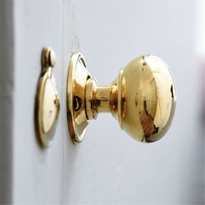 Boutons de porte et poignées de tiroir en pierre hautement polis, couleur, forme et taille personnalisées, fabriqués en Inde - Product Image 2