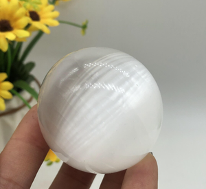 ขายส่งคริสตัลธรรมชาติคุณภาพสูงบําบัดลูกบอลคริสตัลขัดวงกลม selenite สําหรับตกแต่งโดย ALIF คริสตัลและอาเกต - Product Image 2