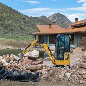 Mini-excavatrice 302 CR 2023, poids opérationnel de 1000 kg, moteur PLC de 2 ans, 21 CV, poids de 2000 kg, pompe Parker, boîte de vitesses - Product Image 4