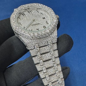 Montre-bracelet en acier inoxydable sertie de diamants Moissanite, cadran arabe, style hip-hop, pour hommes professionnels, disponible pour livraison mondiale. - Product Image 5