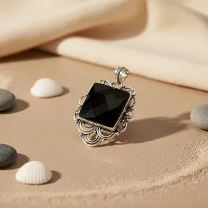 Collier pendentif vintage en argent 925 pour femme avec onyx noir serti clos et chaîne serpent pour usage quotidien - Product Image 3