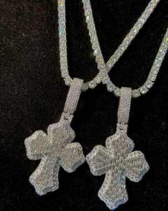 Haute qualité personnalisé 14K or jaune dégoulinant diamant croix pendentif élégant nouveau Hip Hop simulé diamant 925 argent - Product Image 2